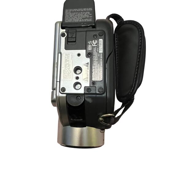 Sony Handycam DCR-DVD 505 Mini Digital Video Camera Recorder Camcorder - Picture 6 of 6